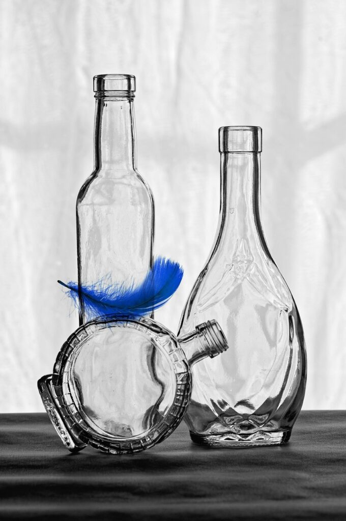 g0fda74954b84c79adb401897bb083c560639eb3f8d90a014963bfe6300c1841d85e4cfb5f66d0934c7058a487fc450c75fc67b7ebeef676539c655be8df5bb20 1280 6518626 bottles, container, wedge, plumage, fragile, product, product photo, product, product, product, product, product